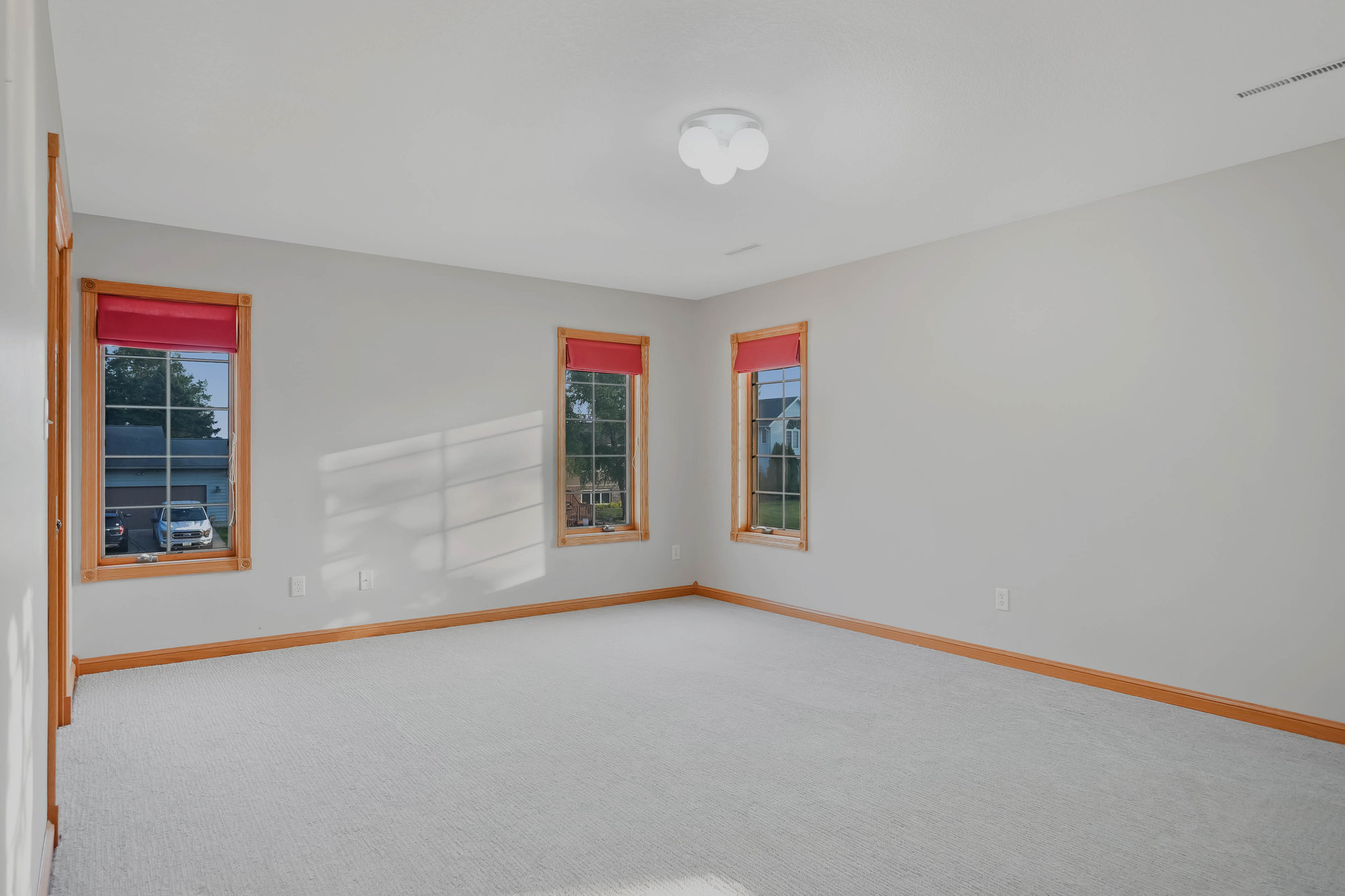 Looking for the perfect home for entertaining? 4129 Tiffany Lane is THE home for you!